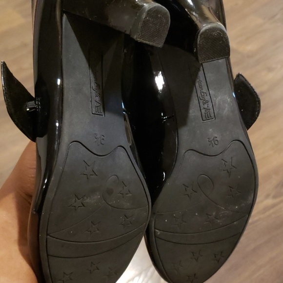 Black Mary Jane's - Picture 2 of 3